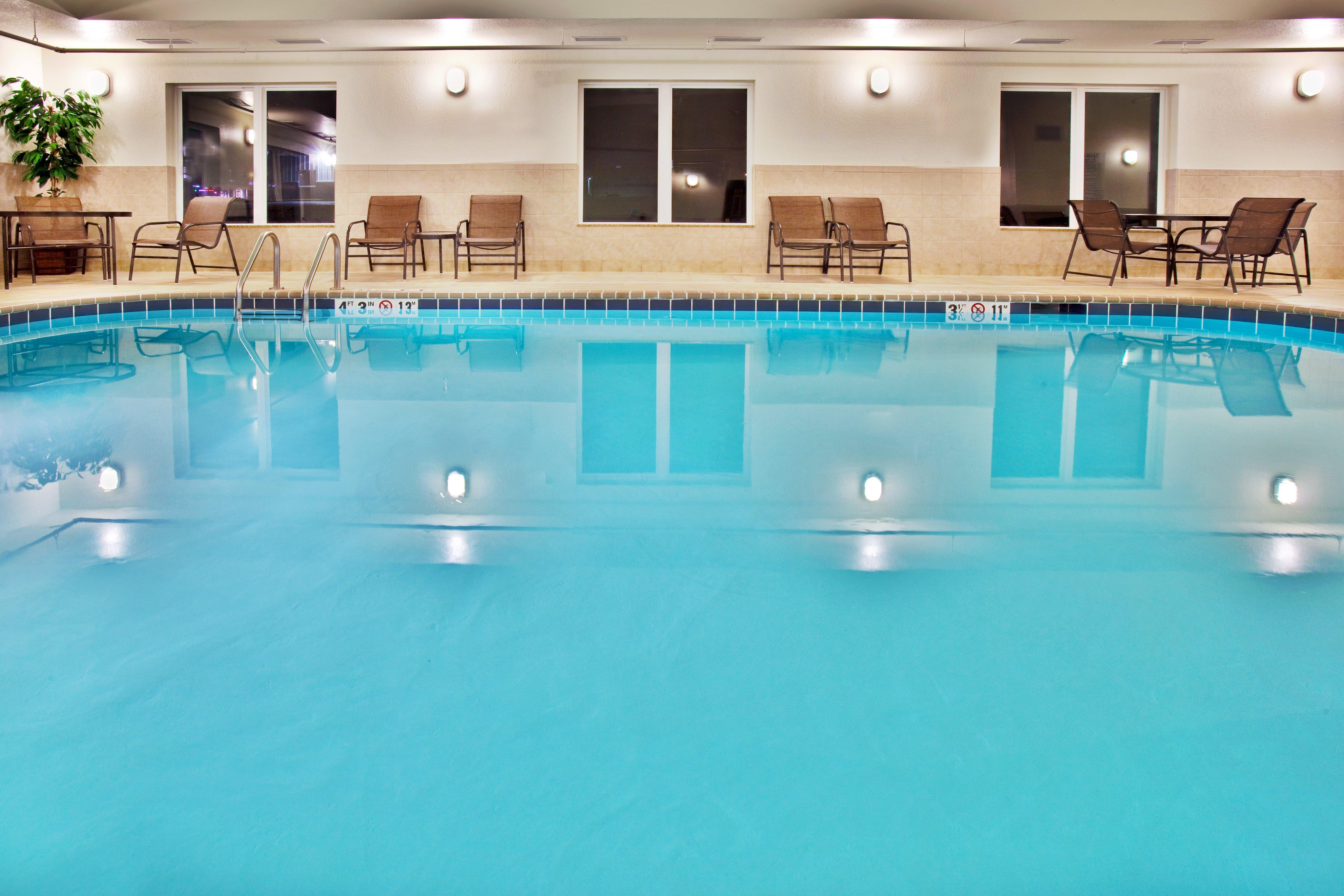 Holiday Inn Express Hotel & Suites - Dubuque West By Ihg Ngoại thất bức ảnh